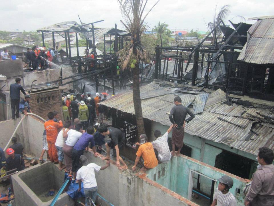 foto-rumah-muslim-rohingya-dibakar