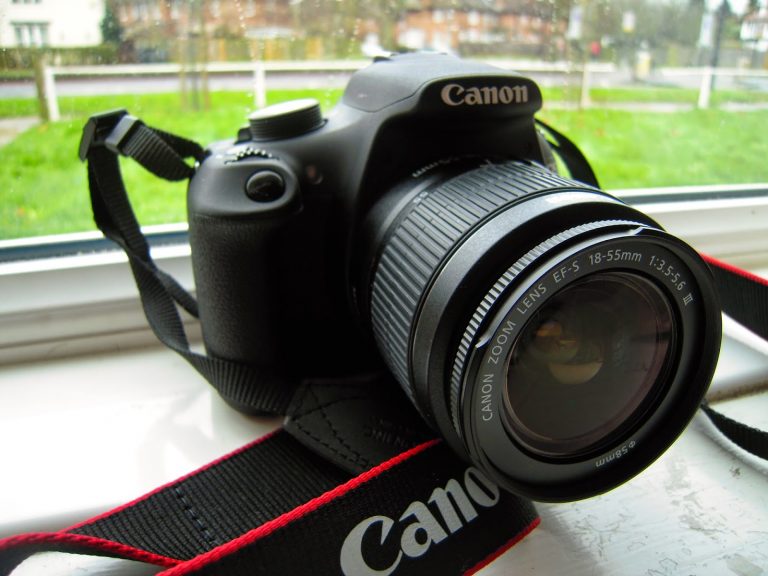 Kamera DSLR Buat Narsis Doang? Rugi!